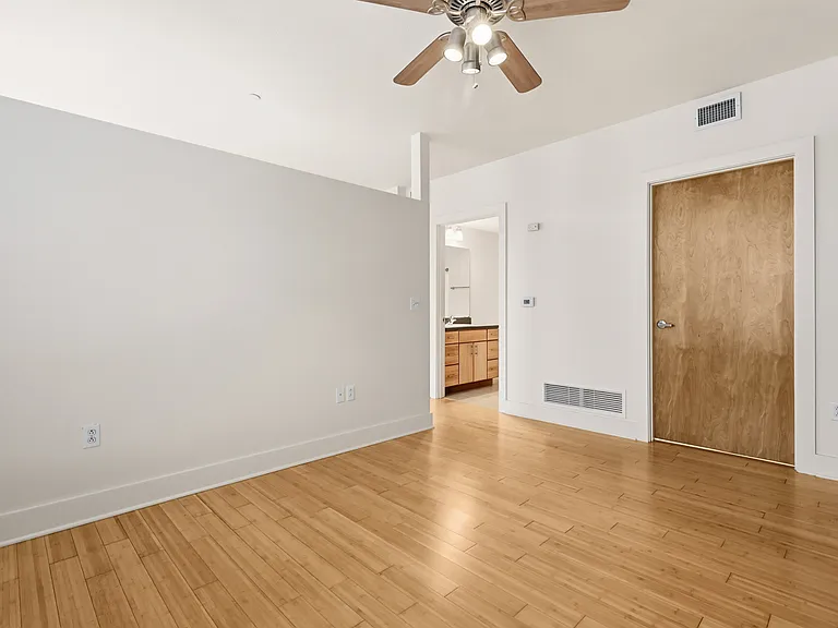 521 Shady Ave #31 — Photo 8