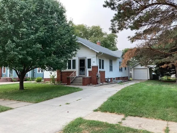 619 E 6th St, Hastings, NE 68901