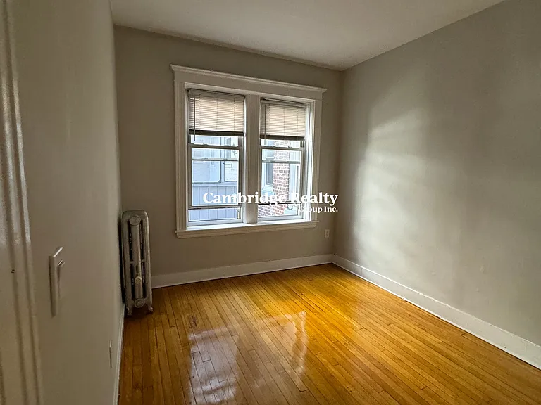 8 Farrington Ave #4T — Photo 15