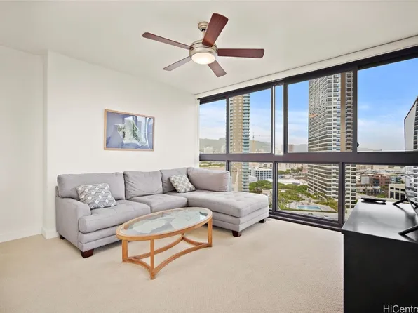 600 Queen St APT 1611, Honolulu, HI 96813