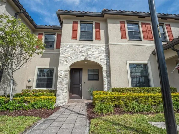 11211 SW 249th St, Homestead, FL 33032