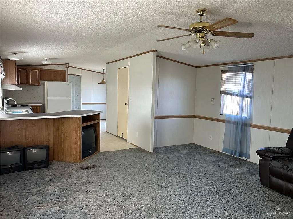 3 bed, 2.0 bath, 1216 sqft, $950 — Photo 1