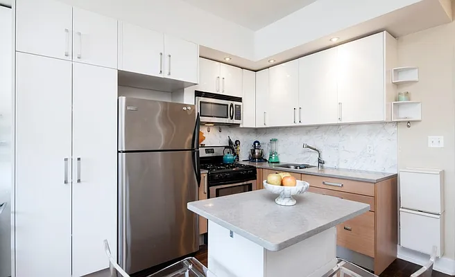 Rented by MNS | media 18