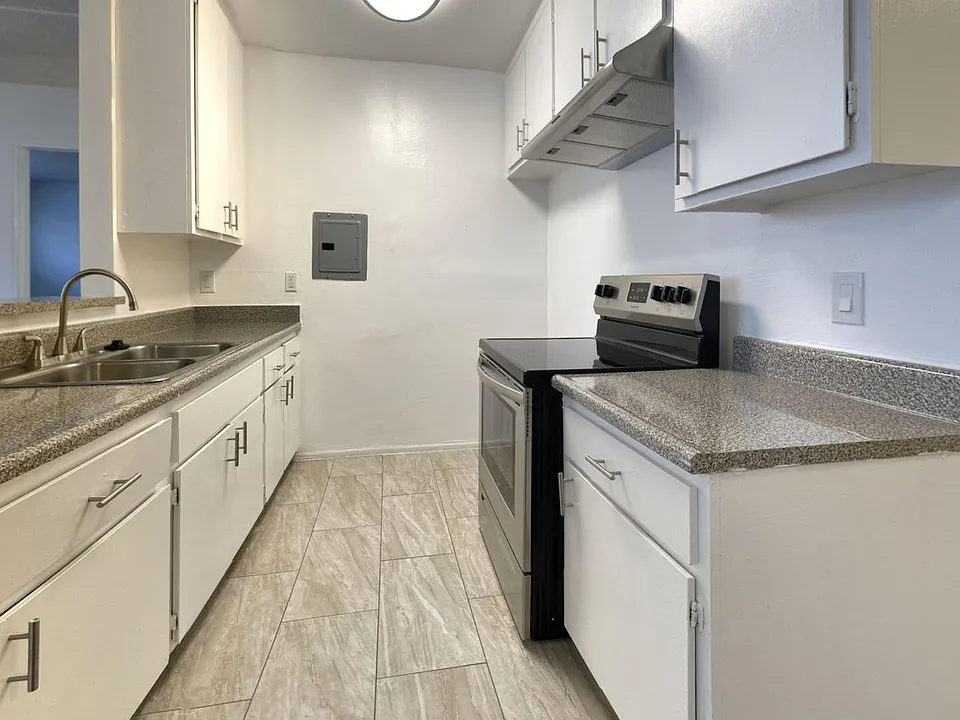 NOR - 134 Normandie Apartments