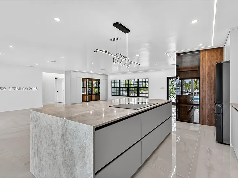 607 Layne Blvd — Photo 13