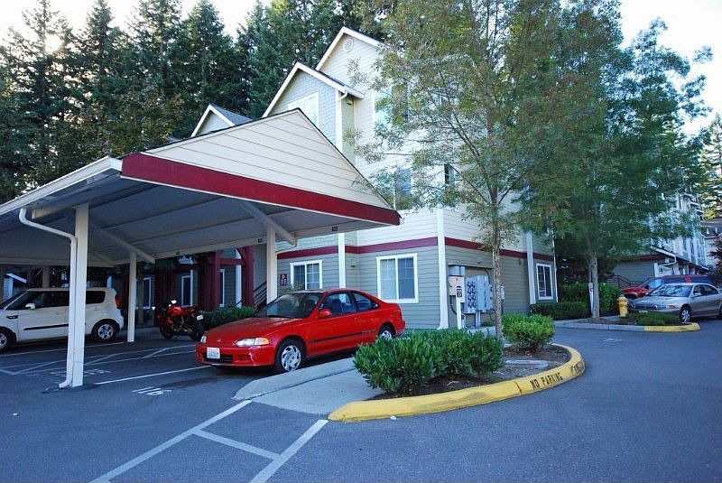 2nd image of 13000 Admiralty Way APT D304