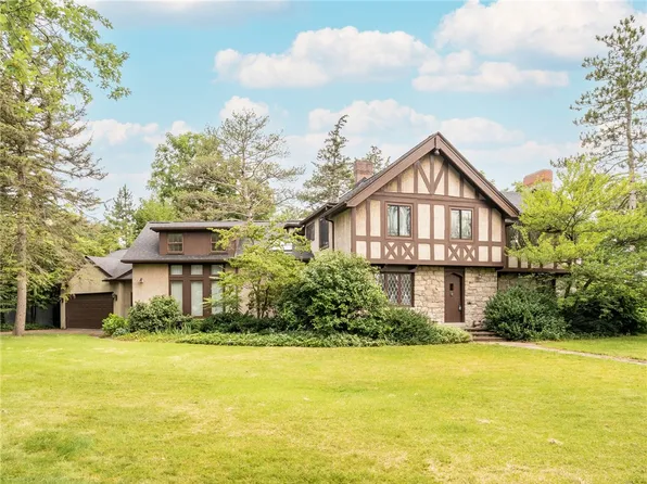 100 Edgeview Ln, Rochester, NY 14618