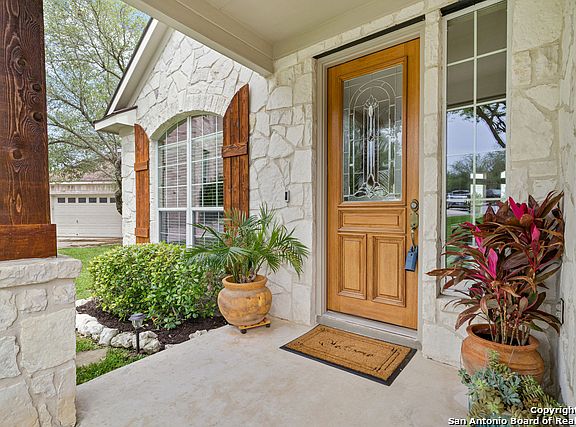 4th image of 2111 Laurel Berry