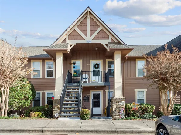 2604 Deermouse Way, Hendersonville, NC 28792