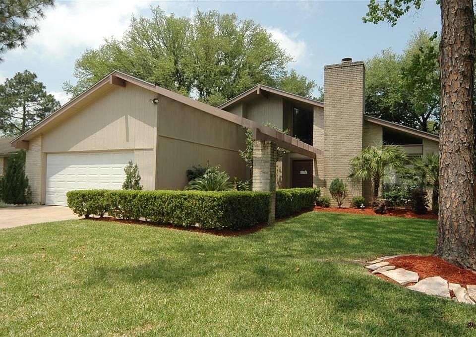 1st image of 15815 Havenhurst Dr