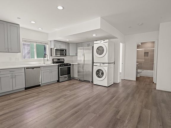 4th image of 1887 W 20th St #1/2