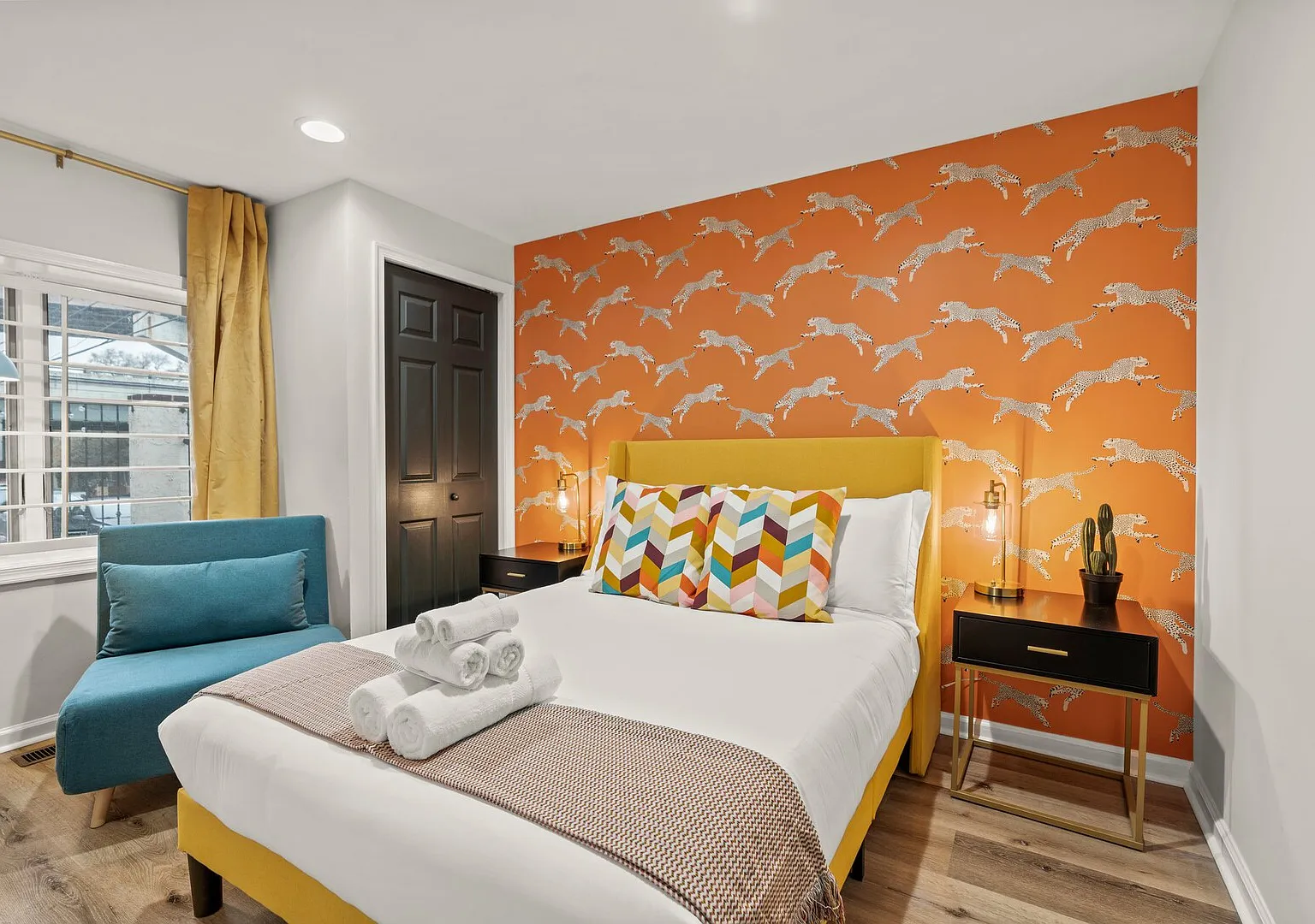 Vibrant and Stylish Home in the Heart of Philly — Photo 2