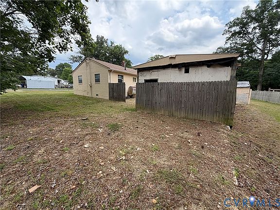 5th image of 10000 Beaumont Ave