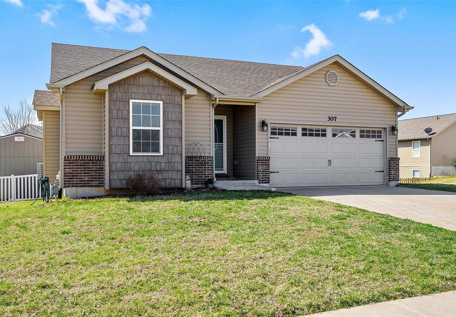 307 Valley Bluff Dr, Wentzville, MO 63385 | Zillow