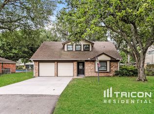 2203 Redwood St, Kemah, TX 77565