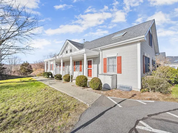 101 Stoney Way #101, New Fairfield, CT 06812