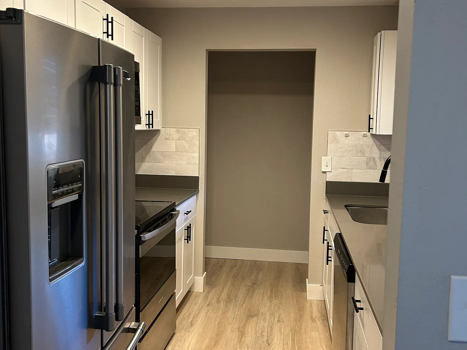 2 bed, 949 sqft, $1,650 — Photo 4