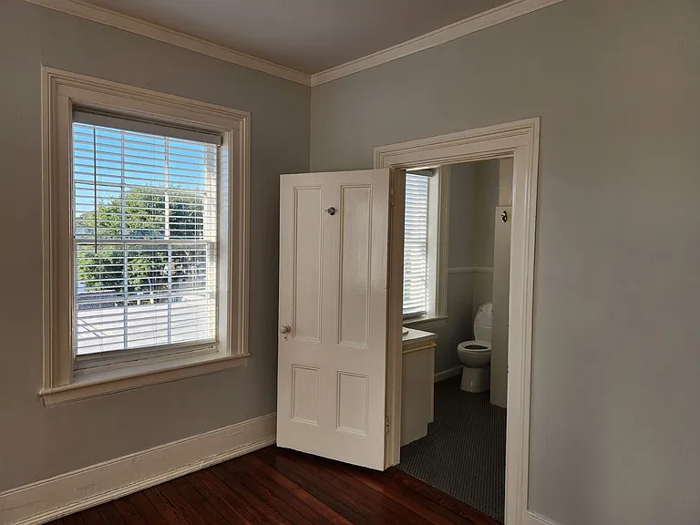 113 W Gaston St — Photo 18