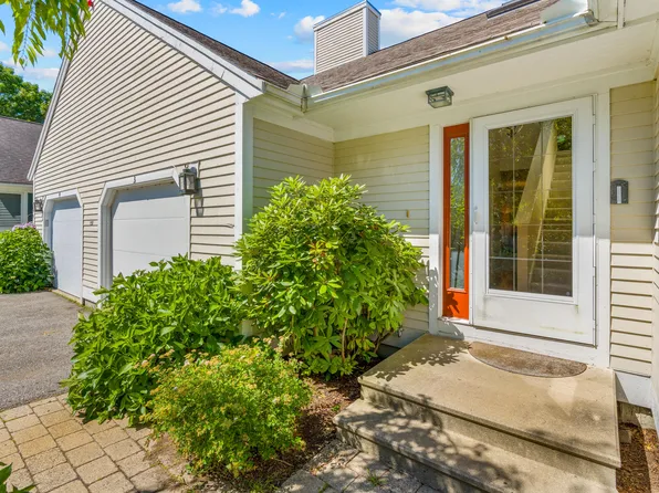 3 Putting Green Path, Mashpee, MA 02649