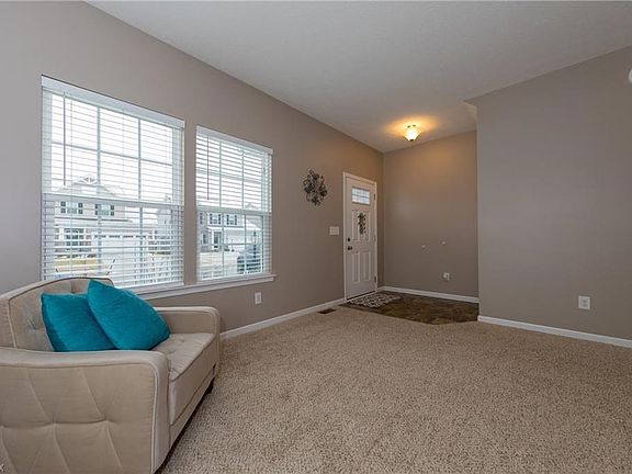 4th image of 10389 Fox Hollow Cir