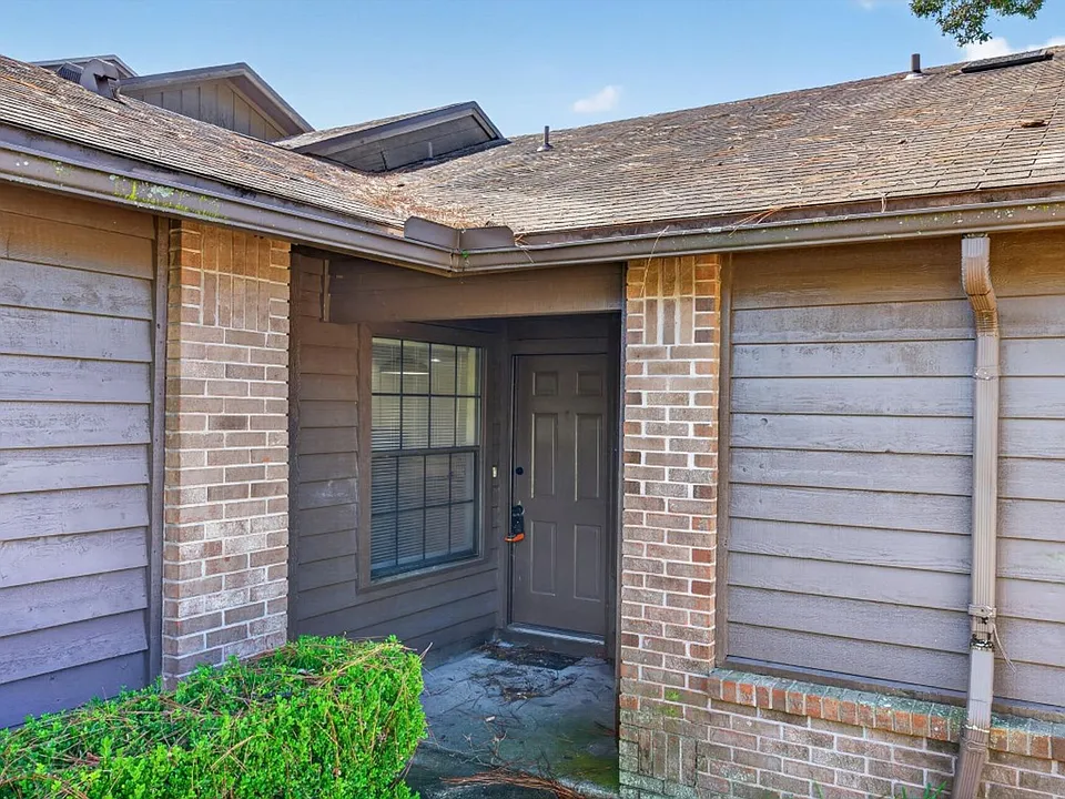 8010 International Village Dr