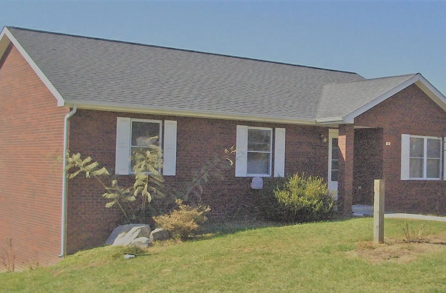 3 Bedroom 3 Bath House with 2 Car Garage — Photo 1