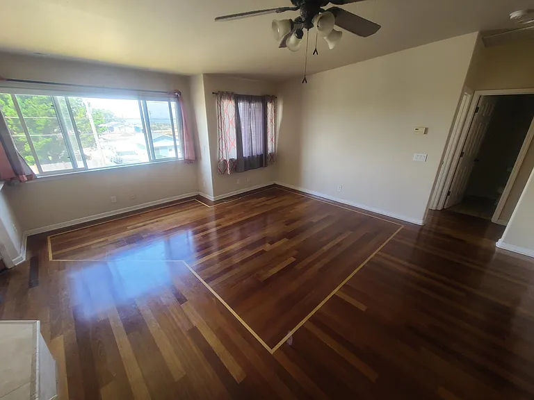2790 Cedar Ave — Photo 4