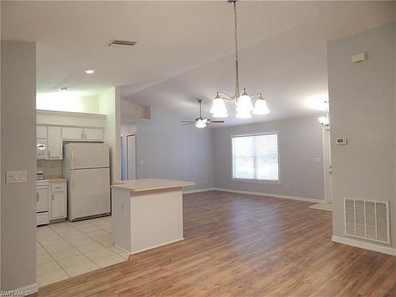 5th image of 602 SE 20th Ct