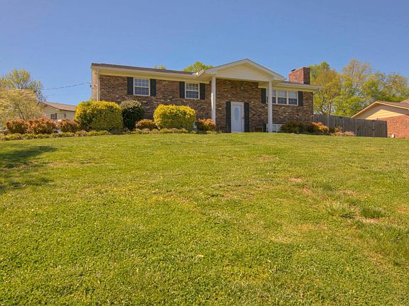 3rd image of 6233 Trailhead Cir