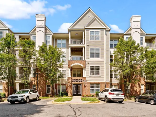 3015 Nicosh Cir Unit 2210, Falls Church, VA 22042