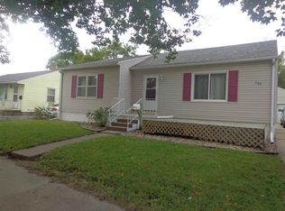 720 Newton St, Waterloo, IA 50703