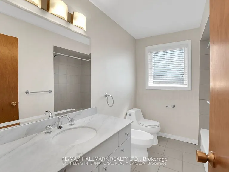 227 Elgin Mills Rd W — Photo 25