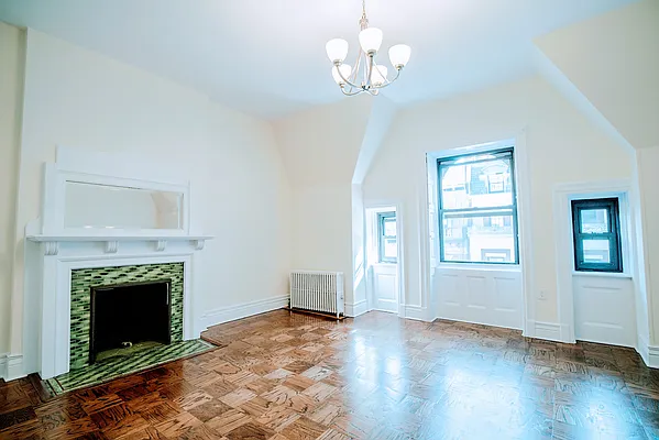 Rented by R New York | media 16