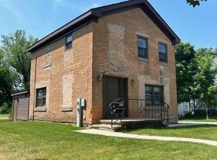 542 E Calhoun St, Woodstock, IL