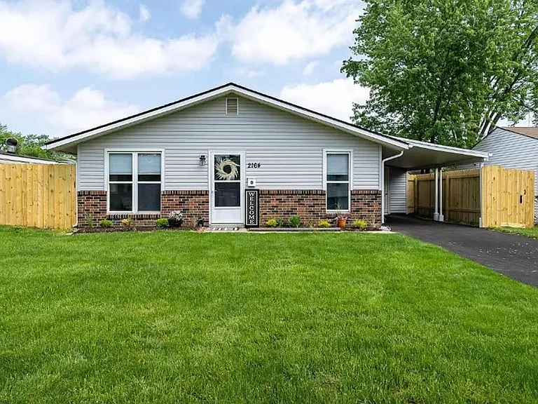 2164 Laurelwood Dr — Photo 1
