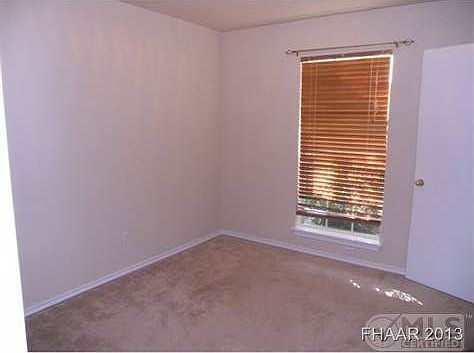minor bedroom