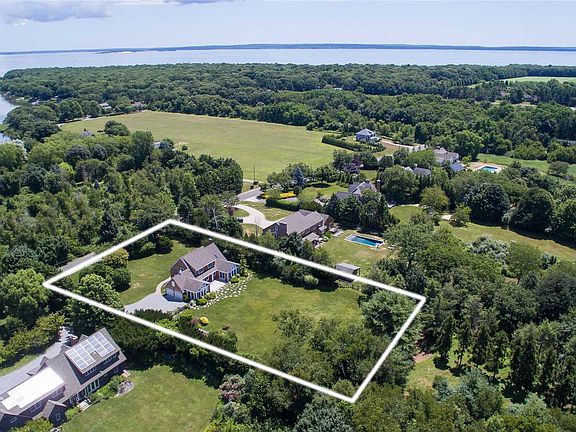 2nd image of 1720 Indian Neck Ln