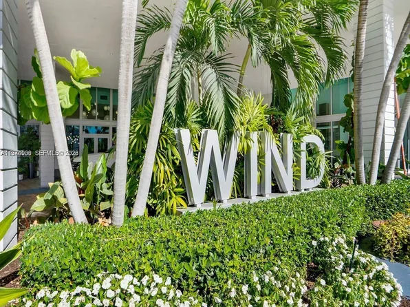 350 S Miami Ave, Miami, FL