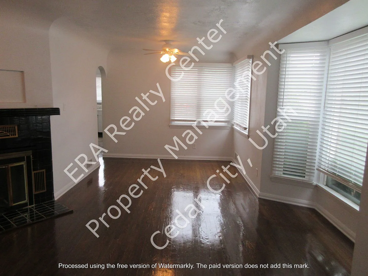 Move-in Bonus Charming 4 bedroom, 2 bath single family home — Photo 4