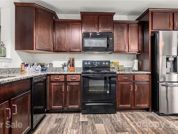 3rd image of 6024 Halliwell St