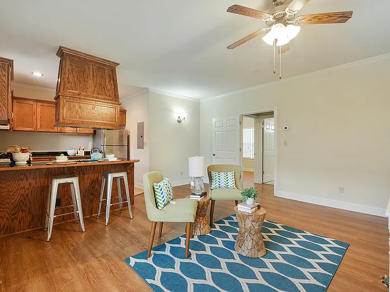 312 Bertrand Dr #100 — Photo 7