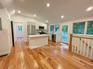 28 Salisbury Rd #3R, Newton, MA 02458