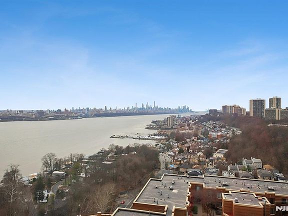 3rd image of 100 Old Palisade Rd APT 2209