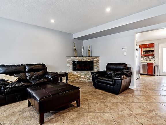 5th image of 50 Chapman Ct #53