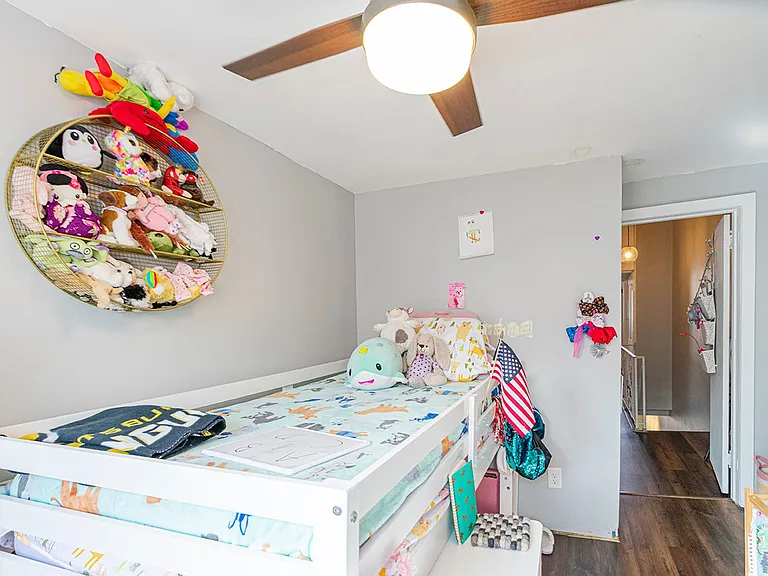 613 S Taney St — Photo 16