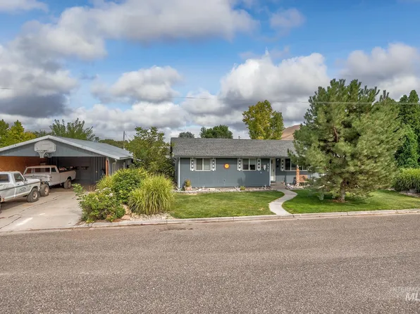 692 15th St, Vale, OR 97918