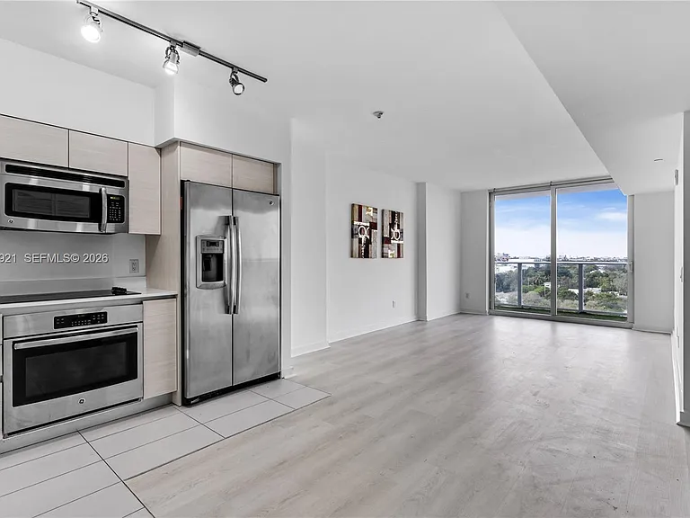 4250 Biscayne Blvd #914 — Photo 6