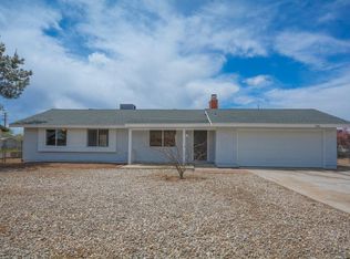 11146 Neola Rd, Apple Valley, CA 92308