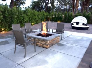 2250 S Bobolink Ln, Palm Springs, CA 92264