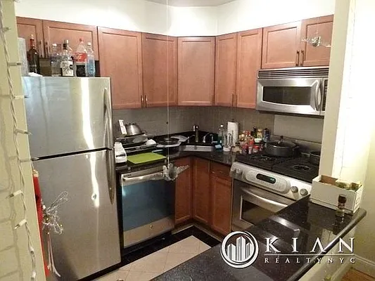 Rented by Kian Realty | media 15